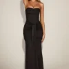 Aisra Σατέν Peekaboo Bandeau Draped Φόρεμα σε Μαύρο Aisra Σατέν Peekaboo Bandeau Draped Φόρεμα σε Μαύρο