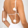 Aldona Slinky Jersey βραδινό φόρεμα με λεπτομέρειες από τριαντάφυλλα σε λευκό