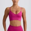 Αθλητικό σουτιέν Define Luxe με V-neck σε χρώμα Berry