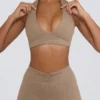 Αθλητικό σουτιέν με V-neck από βουρτσισμένο τζέρσεϊ σε χρώμα Mocha Marl Αθλητικό σουτιέν με V-neck από βουρτσισμένο τζέρσεϊ σε χρώμα Mocha Marl