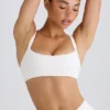 Αθλητικό σουτιέν Soft Active με αντίθεση στο τελείωμα σε λευκό Αθλητικό σουτιέν Soft Active με αντίθεση στο τελείωμα σε λευκό