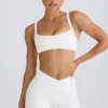 Αθλητικό σουτιέν Soft Active με αντίθεση στο τελείωμα σε λευκό Αθλητικό σουτιέν Soft Active με αντίθεση στο τελείωμα σε λευκό