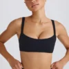 Αθλητικό σουτιέν Soft Active με διακοσμητικές λεπτομέρειες σε μαύρο χρώμα
