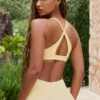 Αθλητικό σουτιέν Soft Active με σταυρωτούς ιμάντες στην πλάτη σε χρώμα λεμόνι
