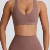 Αθλητικό σουτιέν Soft Active με V-neck σε χρώμα Mocha
