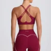 Αθλητικό σουτιέν Soft Active με V-neck σε μπορντό Αθλητικό σουτιέν Soft Active με V-neck σε μπορντό