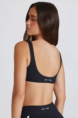 Αθλητικό σουτιέν Soft Active Twist-Front σε μαύρο χρώμα