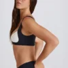 Αθλητικό σουτιέν Soft Active Twist-Front σε μαύρο χρώμα