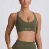 Αθλητικό σουτιέν Super Sculpt χωρίς ραφές με σταυρωτή πλάτη σε ανοιχτό πράσινο Αθλητικό σουτιέν Super Sculpt χωρίς ραφές με σταυρωτή πλάτη σε ανοιχτό πράσινο