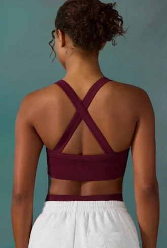 Αθλητικό σουτιέν Super Sculpt Seamless Cross Back σε χρώμα δαμάσκηνο Αθλητικό σουτιέν Super Sculpt Seamless Cross Back σε χρώμα δαμάσκηνο
