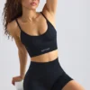 Αθλητικό σουτιέν Super Sculpt Seamless με στρογγυλό λαιμό σε μαύρο