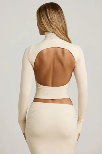 Auri Modal Ruched Backless Turtleneck Μπλούζα σε χρώμα ιβουάρ