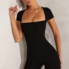 Bea Cap Sleeve Square Neck Unitard σε μαύρο Bea Cap Sleeve Square Neck Unitard σε μαύρο