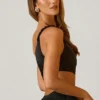 Brisa Ruched Asymmetric Crop Top σε μαύρο Brisa Ruched Asymmetric Crop Top σε μαύρο