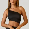 Brisa Ruched Asymmetric Crop Top σε μαύρο Brisa Ruched Asymmetric Crop Top σε μαύρο