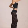 Calista Sheer Lace Mid-Rise Flared Trousers σε μαύρο Calista Sheer Lace Mid-Rise Flared Trousers σε μαύρο