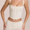 Cherith Lace Soft-Scoop Boned Corset Top σε χρώμα ιβουάρ Cherith Lace Soft-Scoop Boned Corset Top σε χρώμα ιβουάρ
