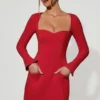 Corinne Μίνι φόρεμα με λαιμόκοψη σε σχήμα Α και μακριά μανίκια σε κόκκινο χρώμα