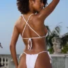 Crinkle Μαγιό Τριγωνικό μπικίνι με λαιμόκοψη halter σε λευκό Crinkle Μαγιό Τριγωνικό μπικίνι με λαιμόκοψη halter σε λευκό