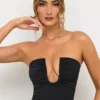 Eevi Jersey Strapless Plunge Neck Top σε μαύρο Eevi Jersey Strapless Plunge Neck Top σε μαύρο