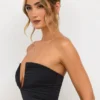 Eevi Jersey Strapless Plunge Neck Top σε μαύρο Eevi Jersey Strapless Plunge Neck Top σε μαύρο