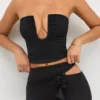 Eevi Jersey Strapless Plunge Neck Top σε μαύρο Eevi Jersey Strapless Plunge Neck Top σε μαύρο