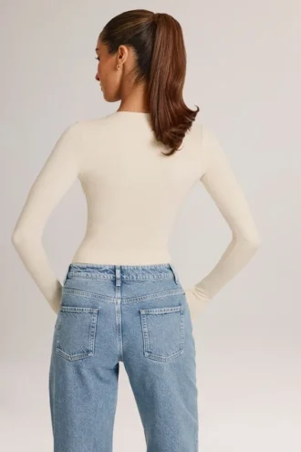 Elodie Modal Plunge Long-Sleeve Κορμάκι σε χρώμα Ivory