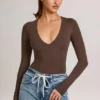 Elodie Modal Plunge Long-Sleeve Κορμάκι σε χρώμα σοκολάτας