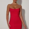 Femi Ruched Backless Μίνι Φορέμα σε κόκκινο Femi Ruched Backless Μίνι Φορέμα σε κόκκινο