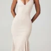 Φόρεμα Elowen με V-Neck Godet Midaxi σε χρώμα Ivory Φόρεμα Elowen με V-Neck Godet Midaxi σε χρώμα Ivory