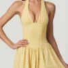 Φόρεμα Farrah Modal Broderie Anglaise με λαιμόκοψη και μήκος μέχρι τα γόνατα σε κίτρινο λεμόνι Φόρεμα Farrah Modal Broderie Anglaise με λαιμόκοψη και μήκος μέχρι τα γόνατα σε κίτρινο λεμόνι