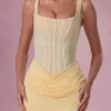 Φόρεμα παρανύμφου Rosina Mesh Draped σε χρώμα Butter Yellow Φόρεμα παρανύμφου Rosina Mesh Draped σε χρώμα Butter Yellow