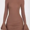 Helena Ribbed Modal Μίνι Φορέμα με μακριά μανίκια και πτυχώσεις σε χρώμα Mocha Helena Ribbed Modal Μίνι Φορέμα με μακριά μανίκια και πτυχώσεις σε χρώμα Mocha