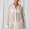 Hiva Oversized πουκάμισο με λεπτομέρειες από πέρλες σε λευκό χρώμα