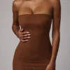 Intimates Μίνι φόρεμα-σλιπ με μπαντό από απαλό διαφανές πλέγμα σε χρώμα μόκα Intimates Μίνι φόρεμα-σλιπ με μπαντό από απαλό διαφανές πλέγμα σε χρώμα μόκα