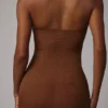 Intimates Μίνι φόρεμα-σλιπ με μπαντό από απαλό διαφανές πλέγμα σε χρώμα μόκα Intimates Μίνι φόρεμα-σλιπ με μπαντό από απαλό διαφανές πλέγμα σε χρώμα μόκα