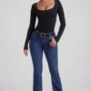 Jacey High-Rise Flared Jeans σε Indigo Wash Jacey High-Rise Flared Jeans σε Indigo Wash