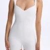Kaia Modal Sweetheart-Neck Unitard σε λευκό Kaia Modal Sweetheart-Neck Unitard σε λευκό