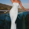 Kinsley Μάξι φόρεμα bandeau με διακοσμητικά cut-out σε λευκό Kinsley Μάξι φόρεμα bandeau με διακοσμητικά cut-out σε λευκό