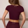 Κοντή μπλούζα Soft Active με λαιμόκοψη σε σχήμα καρδιάς σε μπορντό χρώμα