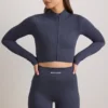 Κοντό μπουφάν FlexiRib με φερμουάρ σε χρώμα Indigo Slate Κοντό μπουφάν FlexiRib με φερμουάρ σε χρώμα Indigo Slate