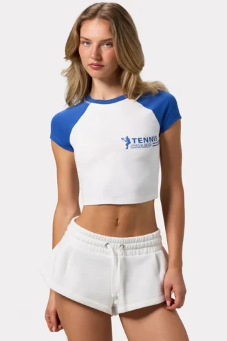 Κοντό T-shirt με γραφικό σχέδιο σε λευκό χρώμα
