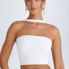 Κορμάκι Bandeau με λεπτομέρεια choker Khai σε λευκό