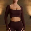 Κροπ μπλούζα Super Sculpt χωρίς ραφές με μακριά μανίκια σε χρώμα σοκολάτα