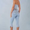 Landon Mid-Rise Denim Capri Jeans σε ανοιχτό χρώμα τζιν