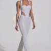 Λευκή ολόσωμη φόρμα Coralena με διακοσμητικά cut-out Λευκή ολόσωμη φόρμα Coralena με διακοσμητικά cut-out