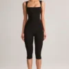 Luma Modal Bodycon Capri Ολόσωμη Φόρμα με τετράγωνο λαιμό σε μαύρο