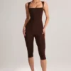 Luma Modal Square-Neck Bodycon Capri Ολόσωμη Φόρμα σε χρώμα σοκολάτας