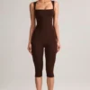 Luma Modal Square-Neck Bodycon Capri Ολόσωμη Φόρμα σε χρώμα σοκολάτας