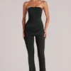 Lumi Mid-Rise Fitted Trousers in Black Lumi Mid-Rise Fitted Trousers in Black